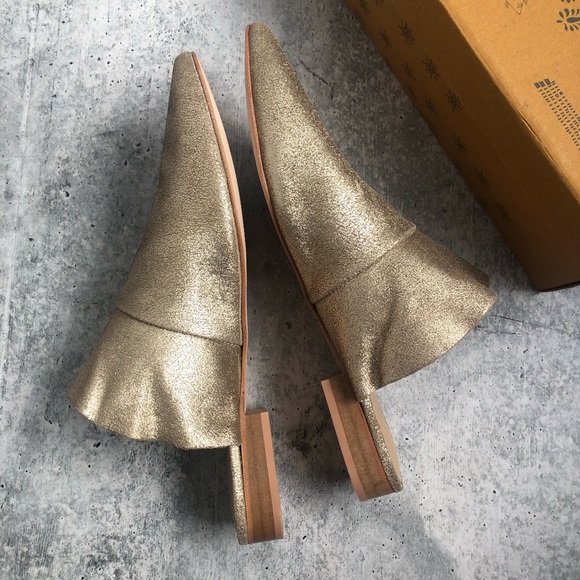 New Free People Gold Sienna Flat Ruffle Mules - Picture 7 of 7